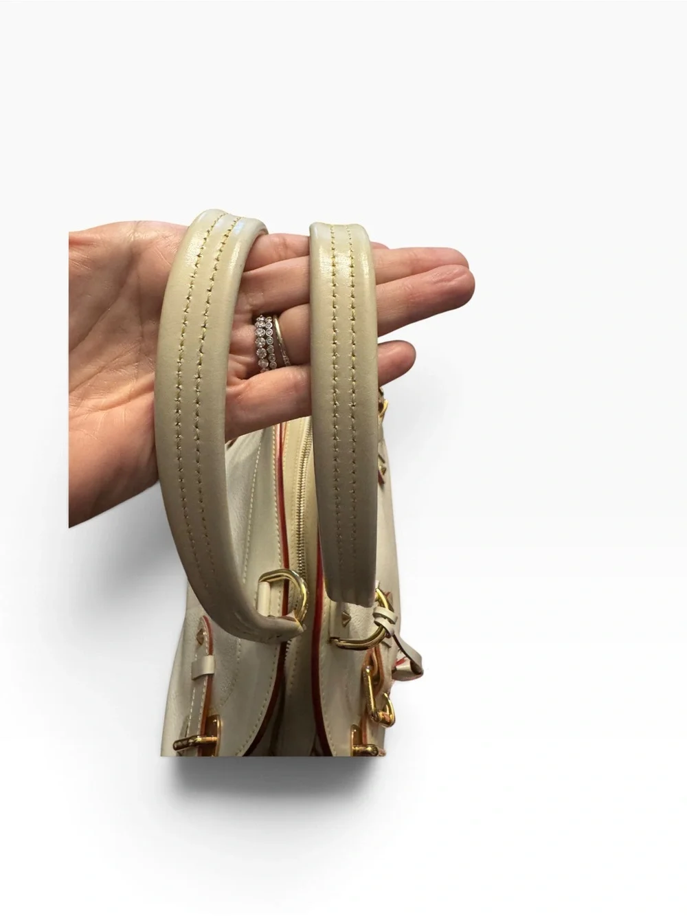 Louis Vuitton Suhali Le Radieux in Blanc lock & Keys-Authentic